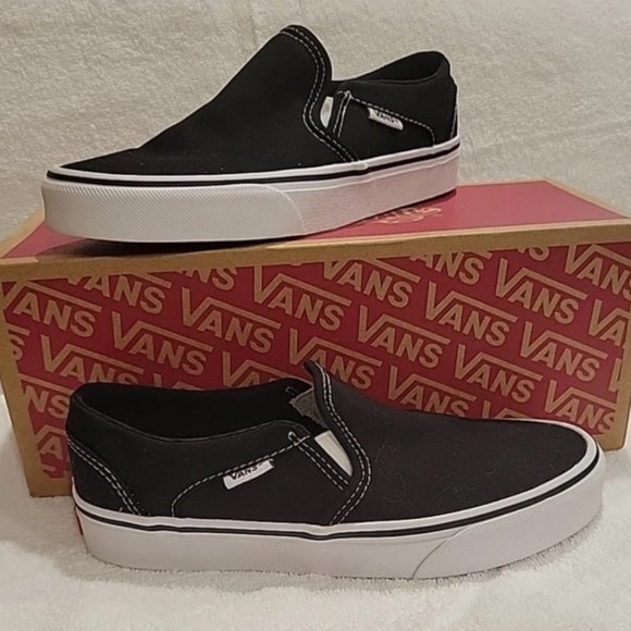 VANS Classic Slip-On Shoes Black/White Womens Size 6 Men’s 4 New - Picture 1 of 5